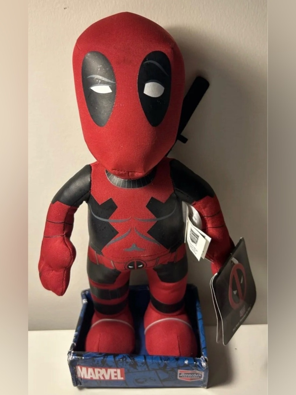 Bleacher Creatures Marvel Comics 10" Plush Toy Figure Deadpool Swords Red E-com